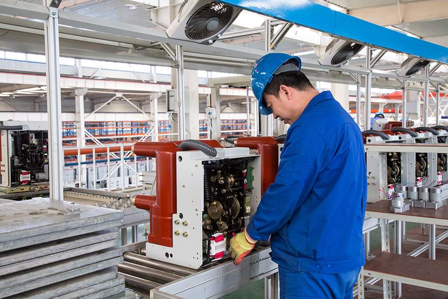 沈陽飛馳電氣設備有限公司工作中企業(yè)展示