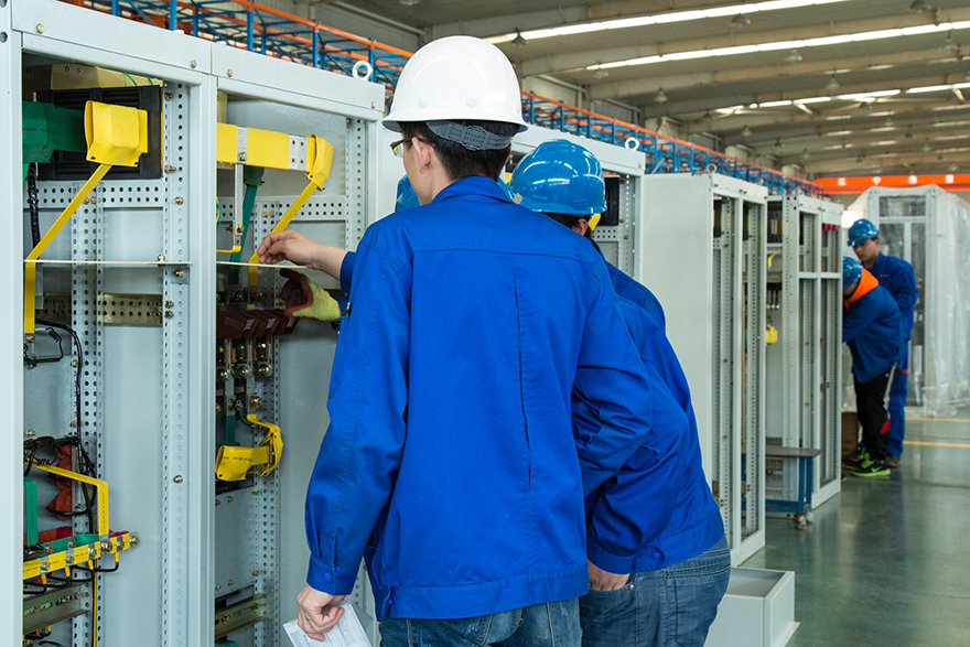 沈陽飛馳電氣設備有限公司工作中企業(yè)展示