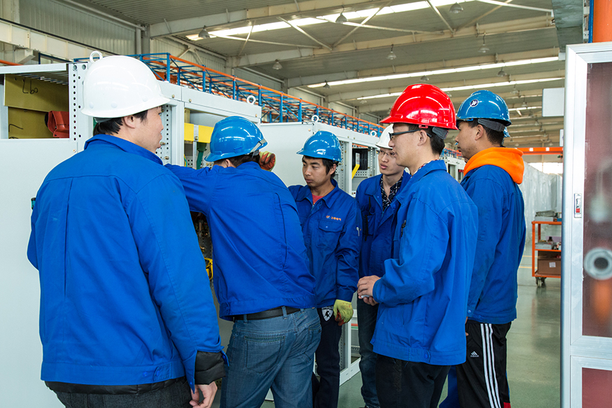 沈陽飛馳電氣設備有限公司工作中企業(yè)展示