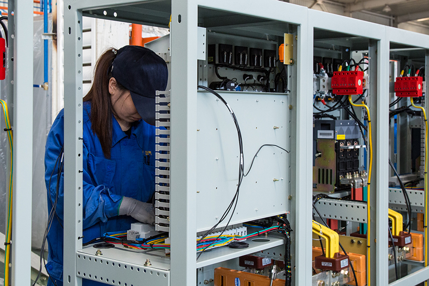 沈陽飛馳電氣設備有限公司工作中企業(yè)展示