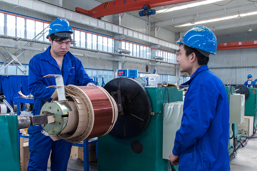 沈陽飛馳電氣設備有限公司工作中企業(yè)展示