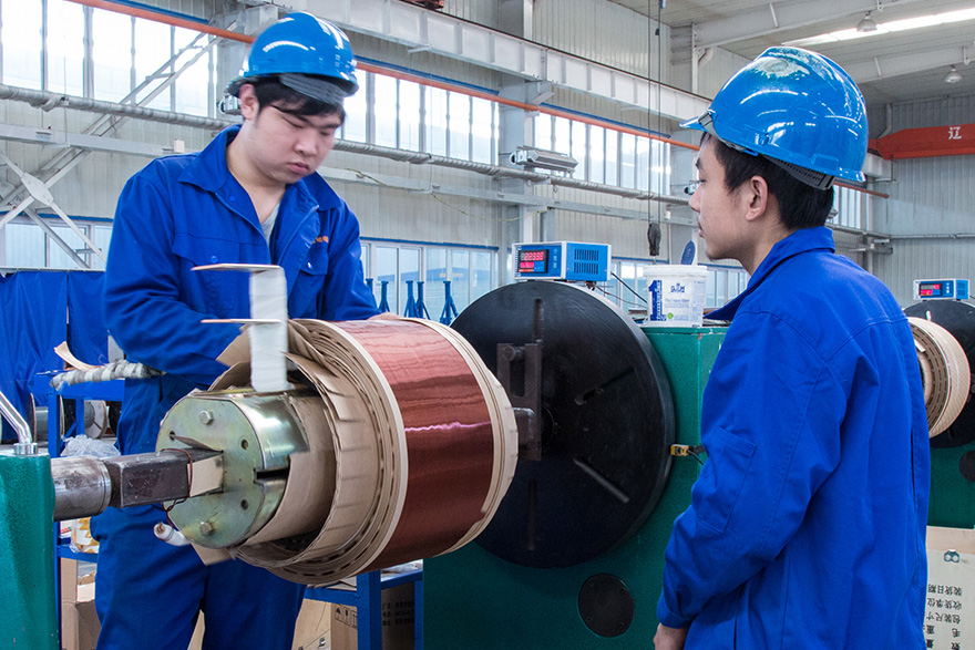 沈陽飛馳電氣設備有限公司工作中企業(yè)展示